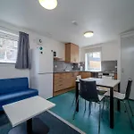 Joivy Budget 2, 4, 5 And 6 Bed Private Flats, In Historic Old Town (Adults Only)