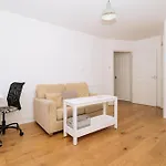 Sleek & Central 2Bd Flat - Haymarket