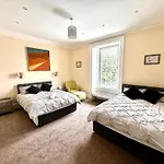 Luxury Apartment - Meadowbank Fast Wifi