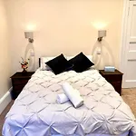 Luxury Apartment - Meadowbank Fast Wifi