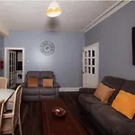 Super Central Apartment At The Meadows!1
