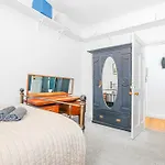 3Bed Traditional Edinburgh Apt