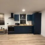 Modern 1 Bedroom - 5 Min Walk From Princess Street Eb1