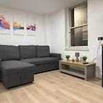 Modern 1 Bedroom - 5 Min Walk From Princess Street Eb1