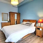 Spacious Victorian Flat In Edinburgh City