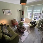 Warden\'S Close Apartments