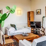 Large Super Central 3 Bed -Princes Street, Parking