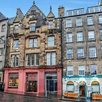 Cozy Central 2 Bed Apt With Great View - Parking