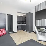 Traditional 1-Bed Edinburgh Apt