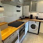 Large Flat In Chic Bruntsfield