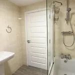 Modern Main Door Flat Edinburgh City Center