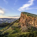 Holyrood Hideaway-City Centre 2-Bed