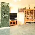 3 Bedrooms Flat In Central Edinburgh Old Town Sleeps 6