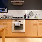 Bright & Stylish West End Apartment