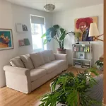 2 Bed With Garden Near City Centre & Beach, Free Parking