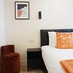 Stylish Mezzanine Loft In Central Edinburgh - Flat 5, Elgin House Apartments