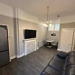 Stylish 3 Bed 2 Bath Ground Floor Main Door Flat In Marchmont