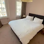 New Royal Mile Residence Quiet Spacious And Comfortable Flat With Large Balcony And Great Views Top Floor No Lift
