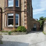 Victorian Apartment With Car Parking In Driveway, Murrayfield