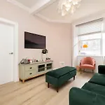 Elegant Apartment With Castle View