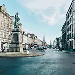 Edinburgh Apartment In The Heart Of The City Edinburgh Castle On Your Door Step