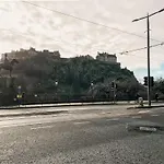 Edinburgh Apartment In The Heart Of The City Edinburgh Castle On Your Door Step