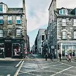Edinburgh Apartment In The Heart Of The City Edinburgh Castle On Your Door Step