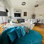 Beautiful Edinburgh Apartment