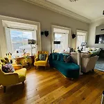 Beautiful Edinburgh Apartment