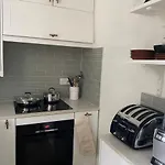 Edinburgh Seaside Apartment - Free Parking