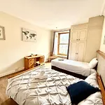 Clerk Streets Georgian Apartment - Superfast Wifi - Central Edinburgh
