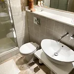 Pilrig Heights 2 Bedroom Apartment - Edinburgh