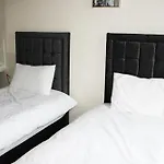 Scenic City Apartment Overlooking Arthurs Seat