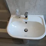 2 Bedroom Flat In Edinburgh City