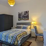 2 Bedroom Flat In Edinburgh City