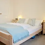 2 Bedroom Stockbridge Flat