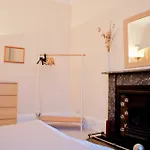 2 Bedroom Stockbridge Flat