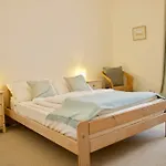 2 Bedroom Stockbridge Flat