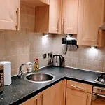 1 Bedroom Apartment In Leafy Morningside