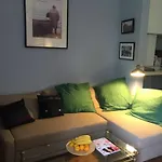 2 Bedroom Modern Apartment In Central Edinburgh