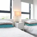 Central 2 Bedroom Apartment With Free Parking