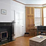 Central 2 Bedroom Flat With Garden