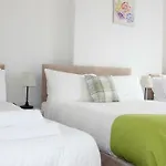 Edinburgh New Town Apartment - Elforma - Barony Suite