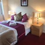 Orchard Brae Apartment