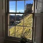 Castle Wynd - Historic Edinburgh Castle Views Central Apartment