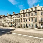 Leopold Apartments