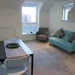 1 Raeburn Mews