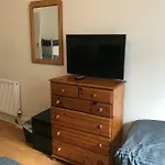 Central Apartment Sleeps Upto 16 People