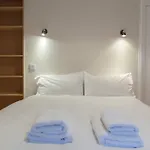 2 Bedroom Flat In West End Sleeps 4