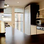 2 Bedroom Apartment With Free Parking